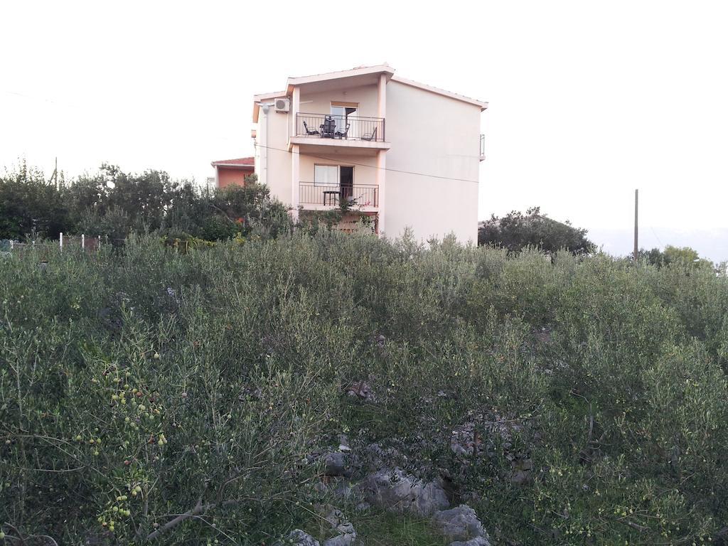 Apartments Jelica Slatine Esterno foto